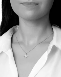 Clearance Bokstavanheng  i hvitt gull med diamanter Halssmykker