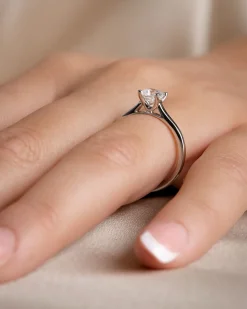 New Bridal Eternity enstens diamantring cushion 0,70 ct Ringer