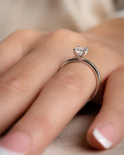 Discount Bridal Eternity enstens diamantring oval 0,80 ct Ringer