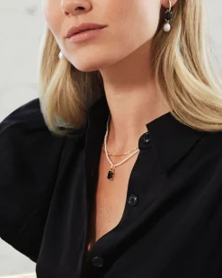 New Charms i gult gull med sort agat og perle Ørepynt