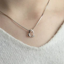 Fashion Diamanthjerte 3 stener 0,03ct Halssmykker