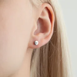 Best Diamantøredobber i hvitt gull 0,10 ct sarifatning Ørepynt