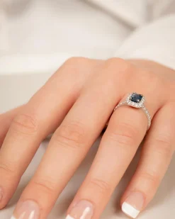 Best Diamantring i hvitt gull med safir 0,38 ct Ringer