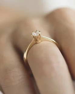 Best Elegance diamantring 0,20 ct gult gull Ringer