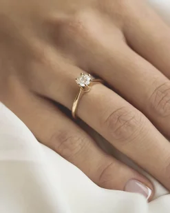 Online Elegance diamantring 0,71 ct gult gull Ringer