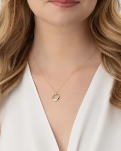Discount Halssmykke i gult gull med anheng med diamanter 0,17 ct Halssmykker
