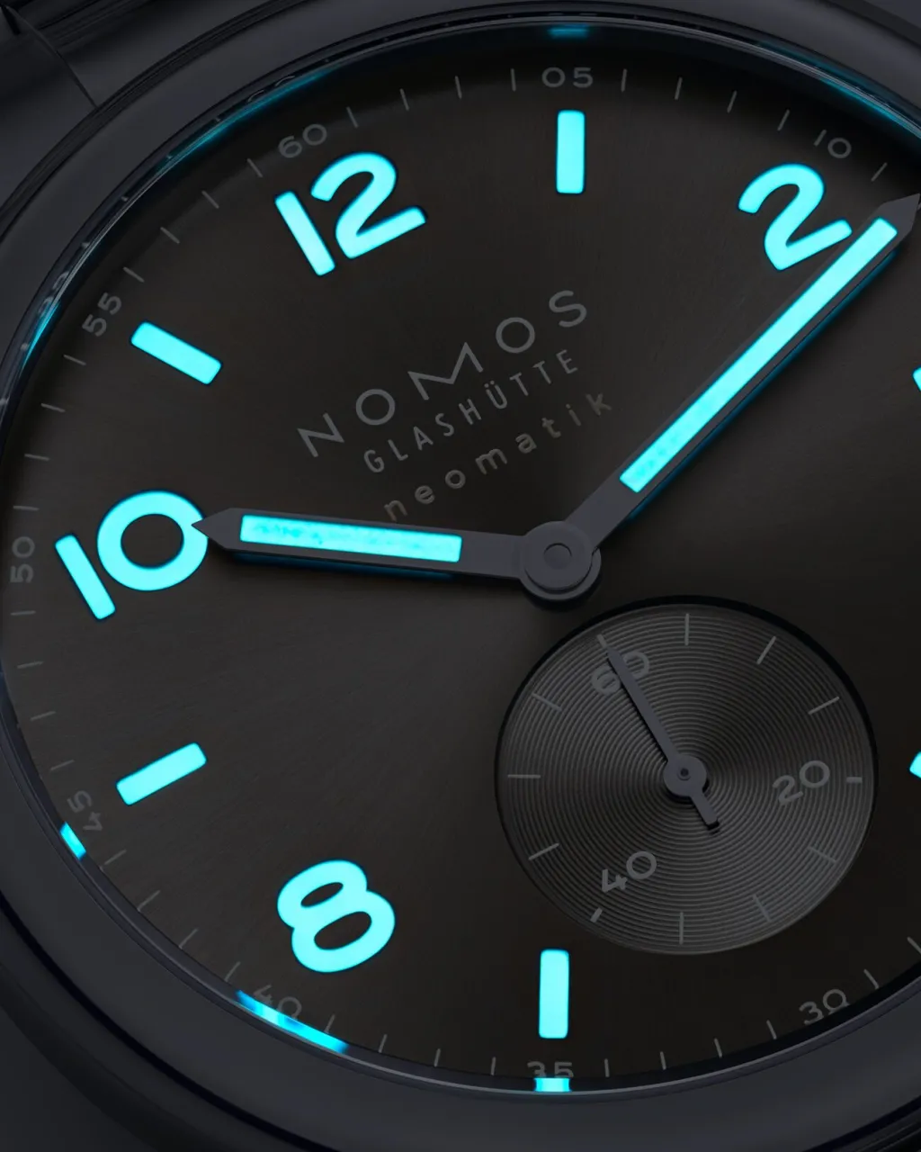 Online NOMOS Glashütte Club Sport neomatik 39 smoke Til Henne | Til Han