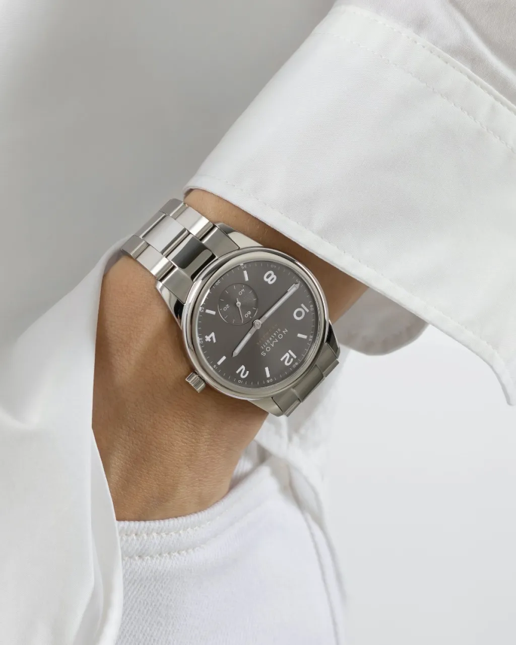Online NOMOS Glashütte Club Sport neomatik 39 smoke Til Henne | Til Han