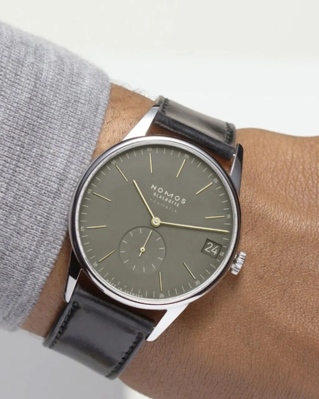 Best NOMOS Glashütte Orion Neomatik 40,5 mm Date Olivengrønn Til Henne | Til Han