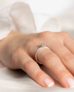 New Ovalslipt diamantring i hvitt gull 0,68 ct Ringer
