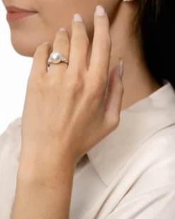 New Perlering i 18 karat hvitt gull med diamanter 0,17 ct Ringer