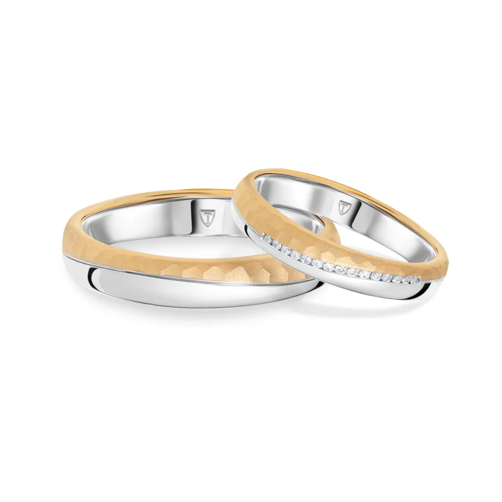 Fashion Promise giftering i hvitt og gult gull hamret 4,5 mm Ringer