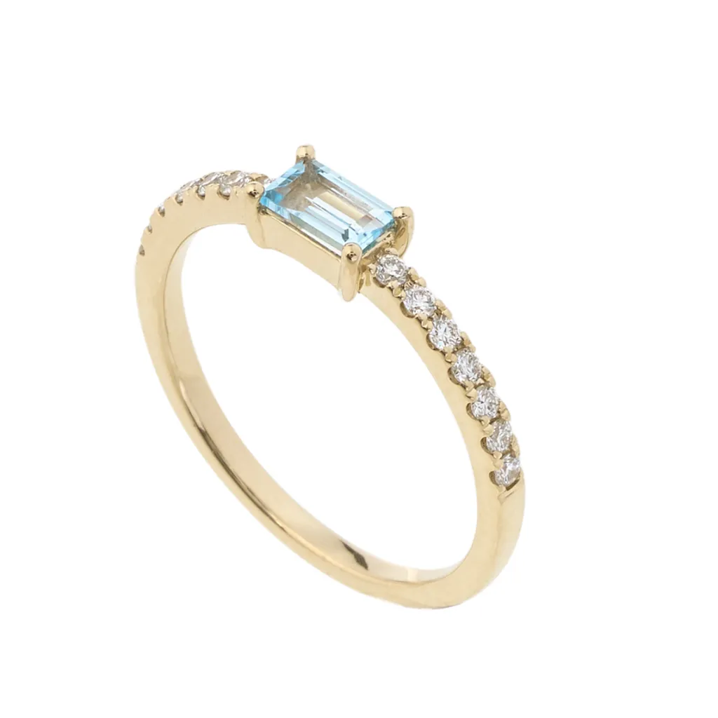 Hot Ring i gult gull med diamanter og blå topas Ringer