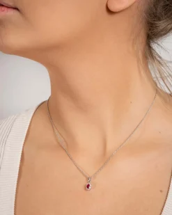 New Rosettanheng 0,09ct med rubin Halssmykker