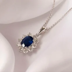 Discount Rosettanheng i hvitt gull med safir og diamanter Halssmykker
