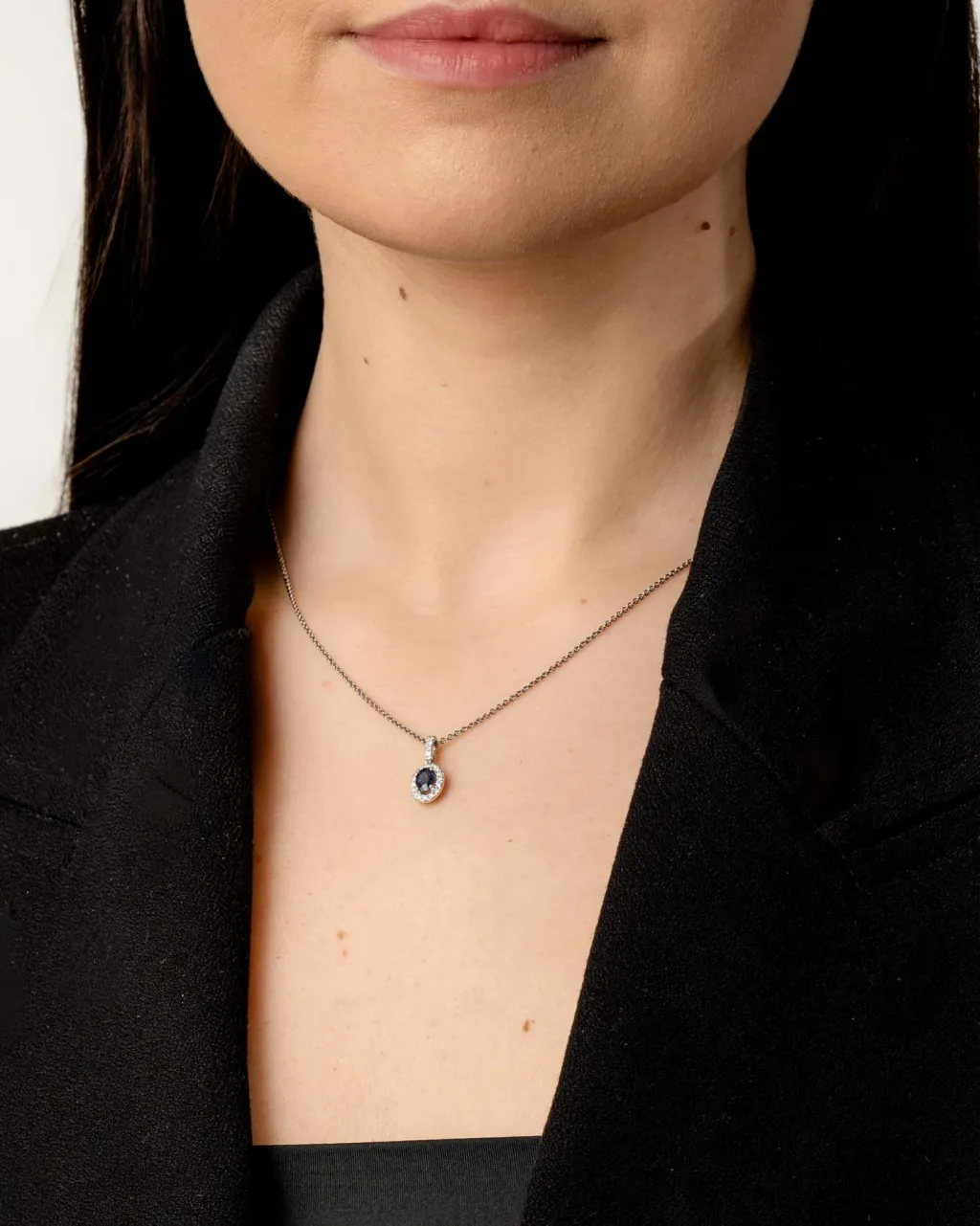 Fashion Rosettanheng med safir og diamanter 0,16 ct Halssmykker