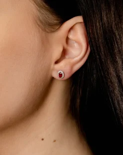 Fashion Rosettørepynt i hvitt gull med diamanter 0,14 ct og rubin Ørepynt