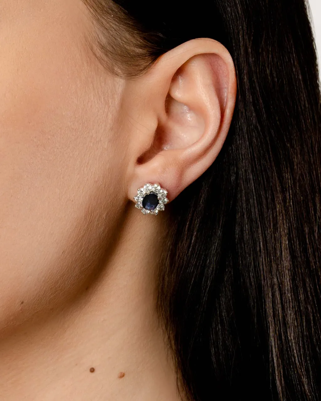 Best Rosettørepynt i hvitt gull med safir 1,71 ct Ørepynt