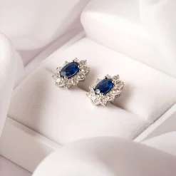 Best Rosettørepynt i hvitt gull med safir 1,71 ct Ørepynt